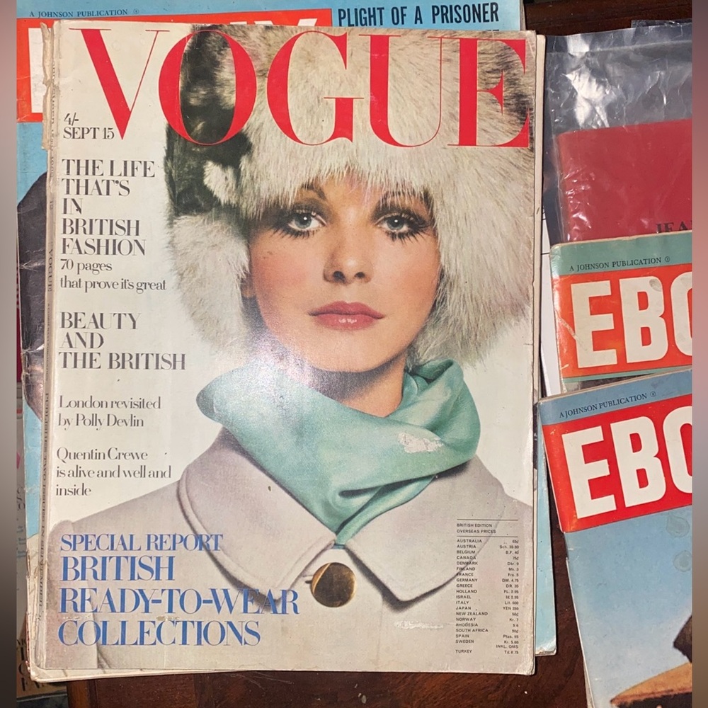 VOGUE magazine used
THE LIFE THAT'S IN
BRITISH FASHION